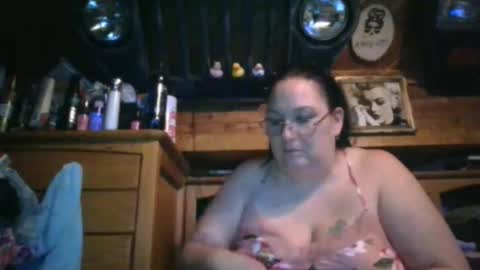 Snapshot of peachtree197 chatting on January 28, 2:32 am peachtree197 online show from January 28, 2:32 am