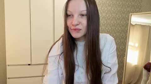 Snapshot of peachvelora chatting on April 15, 2:18 am Alice online show from April 15, 2:18 am