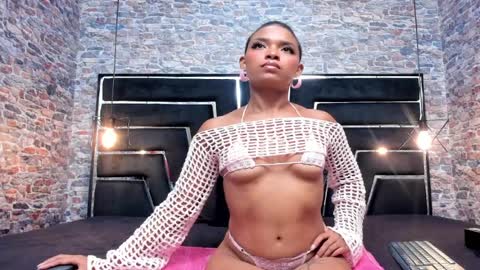 Snapshot of peachwen chatting on April 10, 12:10 pm Wen online show from April 10, 12:10 pm