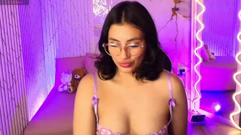 peachy_tay online show from March 31, 11:54 am