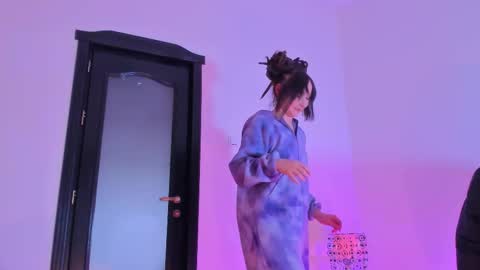 Kate online show from February 12, 8:20 am