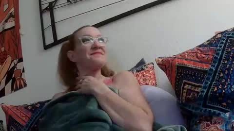 Snapshot of peanutbutterandjealous1 chatting on May 6, 2:08 am peanutbutterandjealous1 online show from May 6, 2:08 am