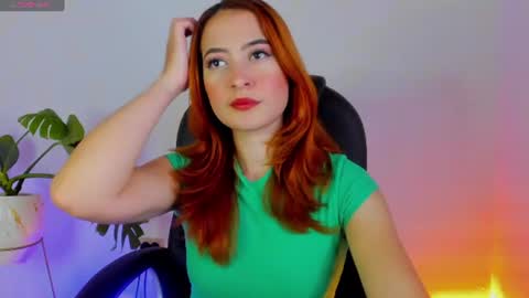 Snapshot of pear__moon chatting on June 21, 6:05 am LILLY online show from June 21, 6:05 am