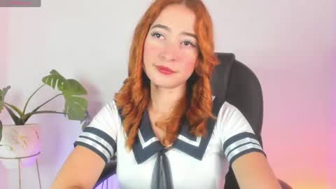 Snapshot of pear__moon chatting on July 5, 2:51 am LILLY online show from July 5, 2:51 am
