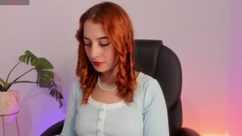 Snapshot of pear__moon chatting on July 6, 4:42 am LILLY online show from July 6, 4:42 am