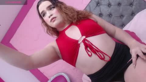 Snapshot of pearl_micheltsm chatting on April 7, 12:05 pm michel online show from April 7, 12:05 pm
