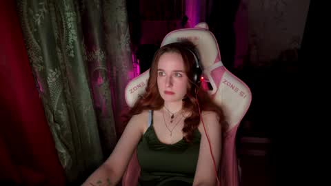 Snapshot of pearlprincess_ chatting on May 10, 4:23 pm Adelina online show from May 10, 4:23 pm