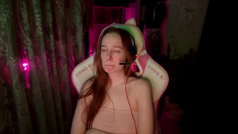 Snapshot of pearlprincess_ chatting on May 24, 12:59 am Adelina online show from May 24, 12:59 am