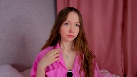 pearly_peach_ online show from April 26, 6:16 pm