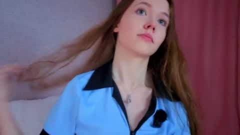 pearly_peach_ online show from May 4, 6:04 pm