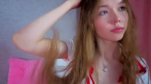 pearly_peach_ online show from May 9, 6:13 pm