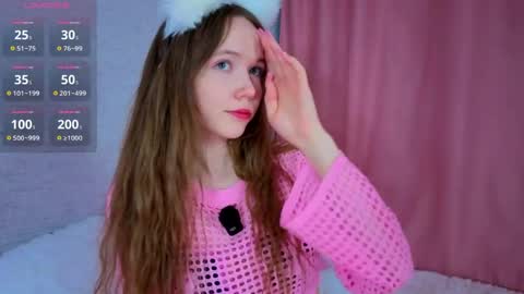 pearly_peach_ online show from May 26, 6:15 pm