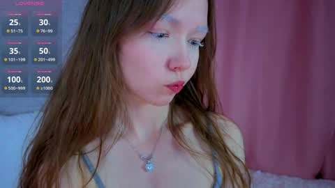 pearly_peach_ online show from June 1, 6:09 pm