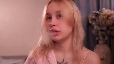 Lily online show from May 20, 4:18 am