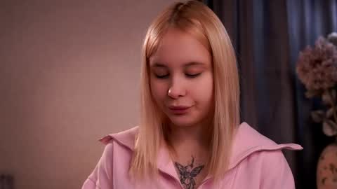 Lily online show from May 31, 4:20 am