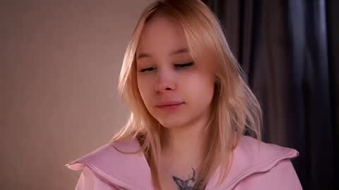 Lily online show from June 2, 4:14 am