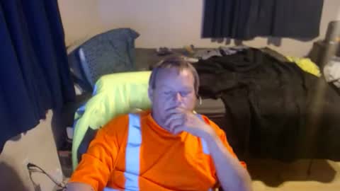 Snapshot of pecker40 chatting on February 1, 3:16 am pecker40 online show from February 1, 3:16 am