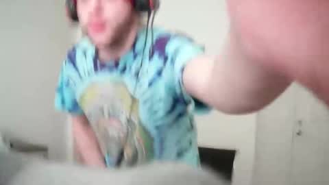 Snapshot of peeepit chatting on January 13, 8:25 pm peeepit online show from January 13, 8:25 pm