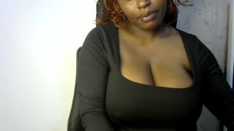 Snapshot of peekyshams chatting on July 28, 4:52 am peekyshams online show from July 28, 4:52 am