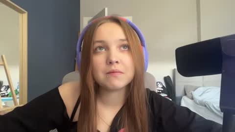 Snapshot of peepapa chatting on June 16, 1:58 pm Luna Vale online show from June 16, 1:58 pm