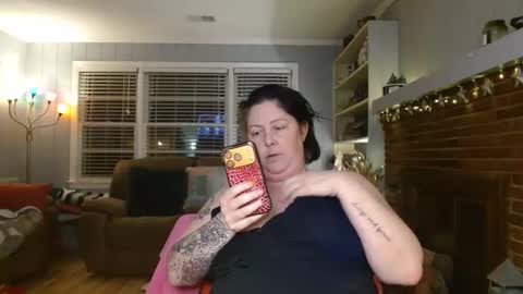 Snapshot of pegggggysue69 chatting on April 6, 2:42 am pegggggysue69 online show from April 6, 2:42 am