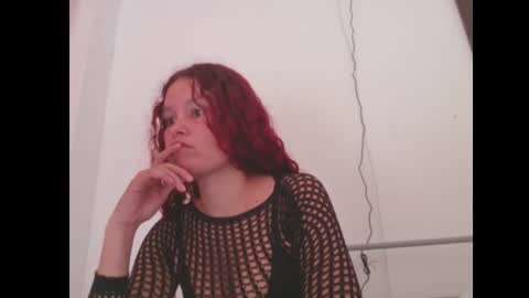 Snapshot of pelirroja_sexy chatting on April 25, 12:08 pm pelirroja_sexy online show from April 25, 12:08 pm