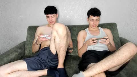 Snapshot of pelusos_mens chatting on February 19, 6:48 pm CAIN-19 ALLEN-18 RONALD-18 AUSTIN-18 MOD DANTE online show from February 19, 6:48 pm