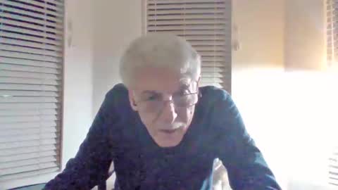 Snapshot of pem165 chatting on February 19, 2:40 am pem165 online show from February 19, 2:40 am