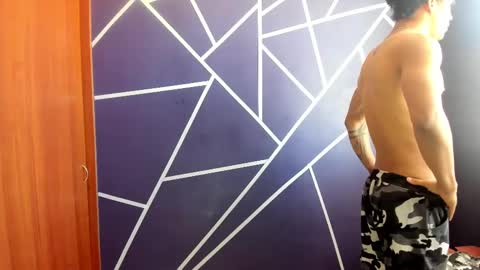 Snapshot of pendragom1224 chatting on January 12, 3:25 pm Pendragom online show from January 12, 3:25 pm