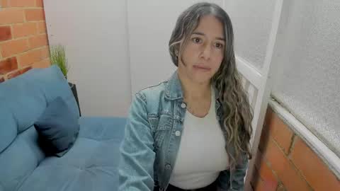 Snapshot of penelope47 chatting on May 19, 6:47 pm Penelope online show from May 19, 6:47 pm
