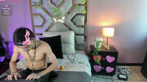 Snapshot of penelope_rave chatting on May 26, 8:05 pm jazmin y kevin online show from May 26, 8:05 pm