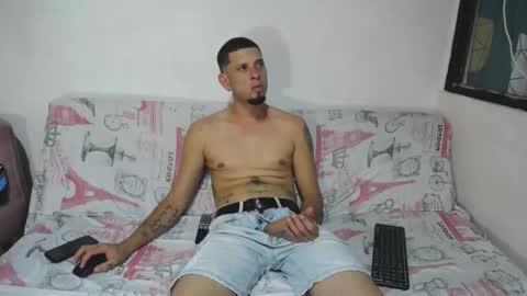 independent model online show from September 11, 5:02 pm