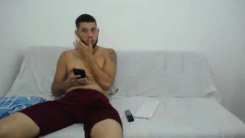 independent model online show from April 11, 11:36 am