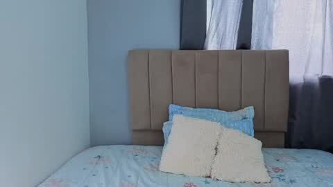 penelophe01 online show from April 1, 6:49 pm