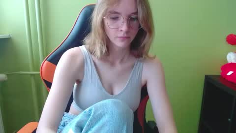 Penny online show from April 15, 6:31 am