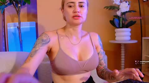 Snapshot of pennyy__ chatting on May 30, 9:34 pm Hi Im Penelope better vibrations 1111 online show from May 30, 9:34 pm