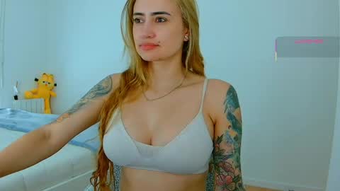 Snapshot of pennyy__ chatting on June 1, 9:44 am Hi Im Penelope better vibrations 1111 online show from June 1, 9:44 am