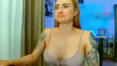 Snapshot of pennyy__ chatting on June 24, 10:47 am Hi Im Penelope better vibrations 1111 online show from June 24, 10:47 am