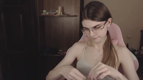 Snapshot of peralez_f chatting on December 29, 2:38 am Farida online show from December 29, 2:38 am