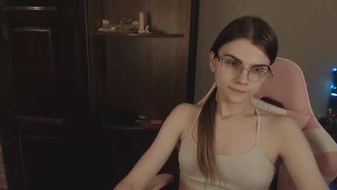 Snapshot of peralez_f chatting on January 12, 5:24 am Farida online show from January 12, 5:24 am