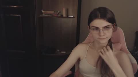 Snapshot of peralez_f chatting on January 16, 2:19 am Farida online show from January 16, 2:19 am