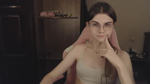 Snapshot of peralez_f chatting on February 11, 1:52 am Farida online show from February 11, 1:52 am