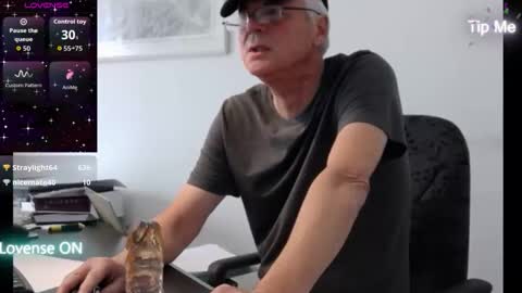 Snapshot of perdill chatting on November 25, 12:16 pm Mr Pondaro online show from November 25, 12:16 pm