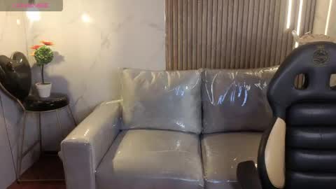Snapshot of perla_lovely chatting on June 3, 11:57 am perla_lovely online show from June 3, 11:57 am