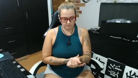 Snapshot of perlagoloza05 chatting on June 17, 3:31 am goloza online show from June 17, 3:31 am