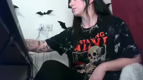 Persephone online show from February 25, 1:32 pm