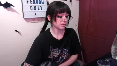 Persephone online show from April 9, 12:10 pm