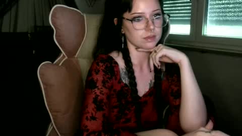 Snapshot of persephones_garden chatting on July 8, 12:09 pm Persephone online show from July 8, 12:09 pm