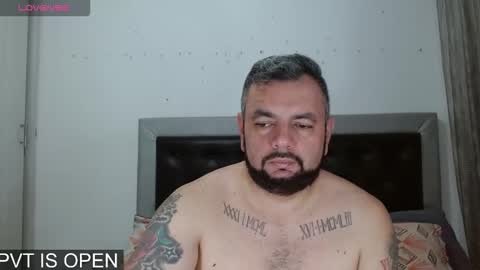 Carlos online show from February 1, 8:40 pm