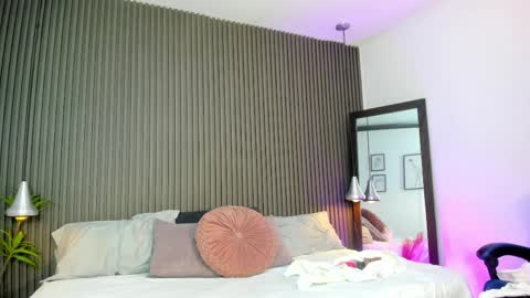 Lizza online show from April 8, 11:21 am